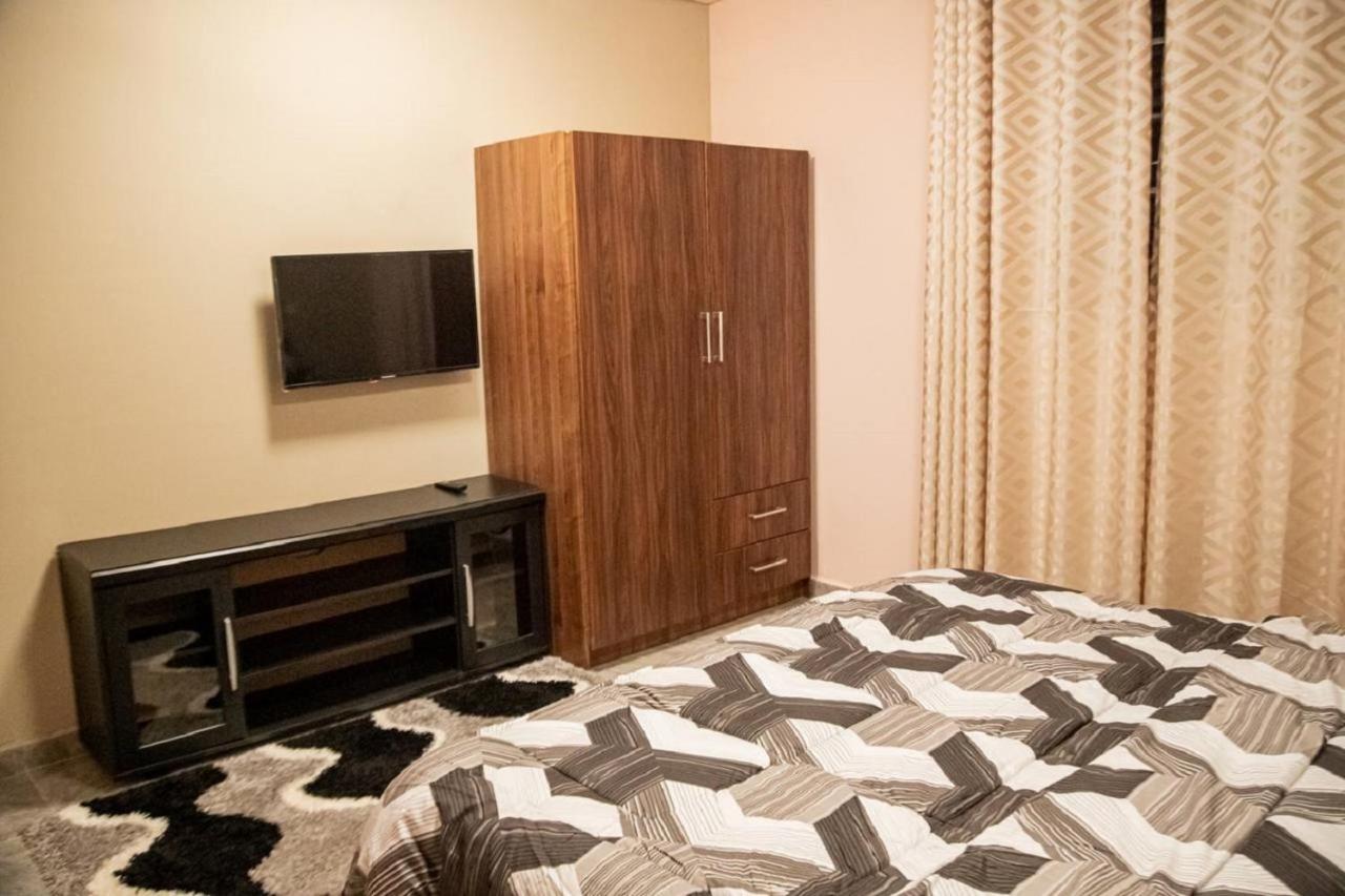 Bays Boutique Apartment Аккра Экстерьер фото