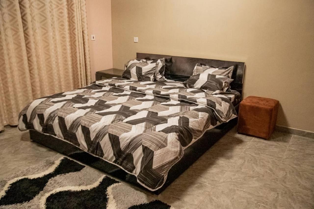 Bays Boutique Apartment Аккра Экстерьер фото