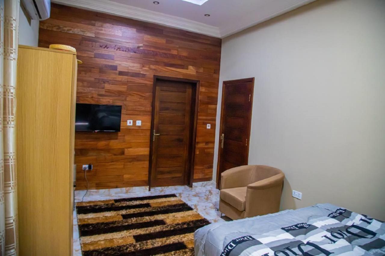 Bays Boutique Apartment Аккра Экстерьер фото