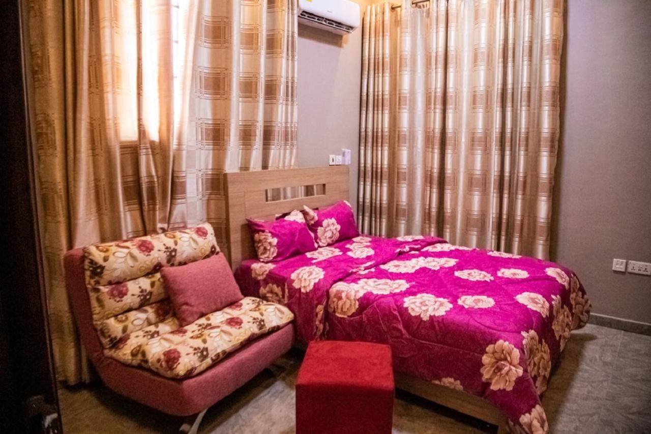 Bays Boutique Apartment Аккра Экстерьер фото