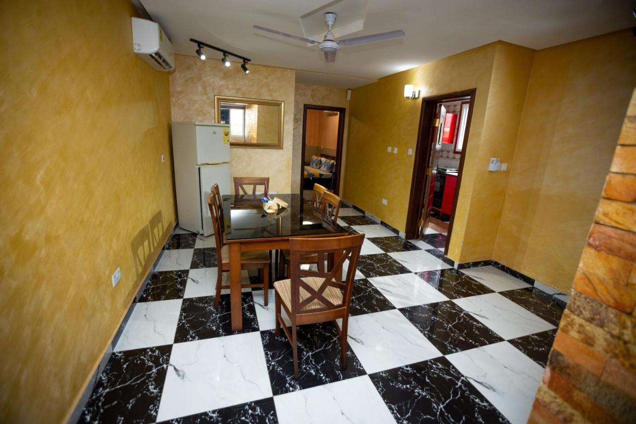 Bays Boutique Apartment Аккра Экстерьер фото