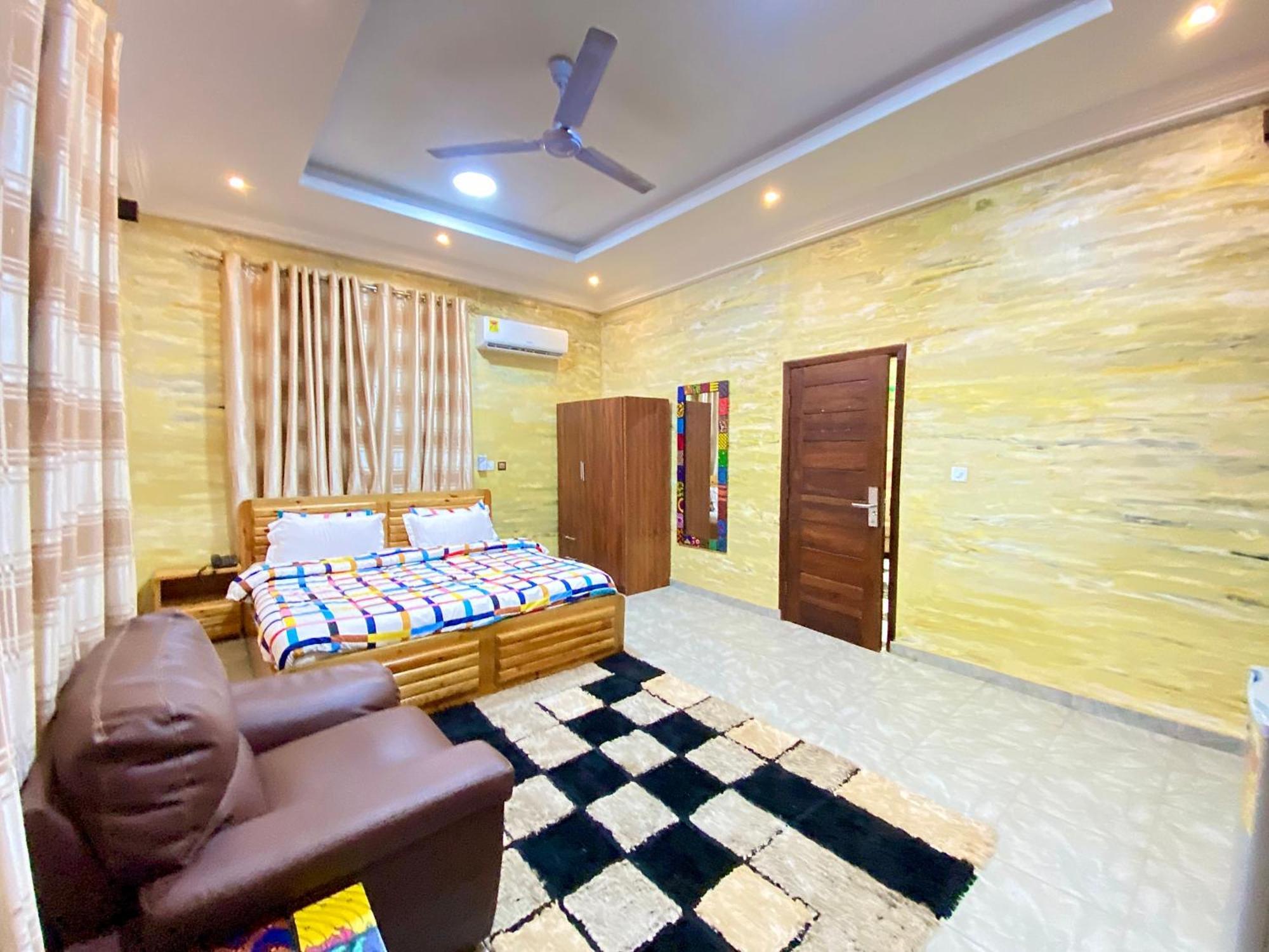Bays Boutique Apartment Аккра Экстерьер фото