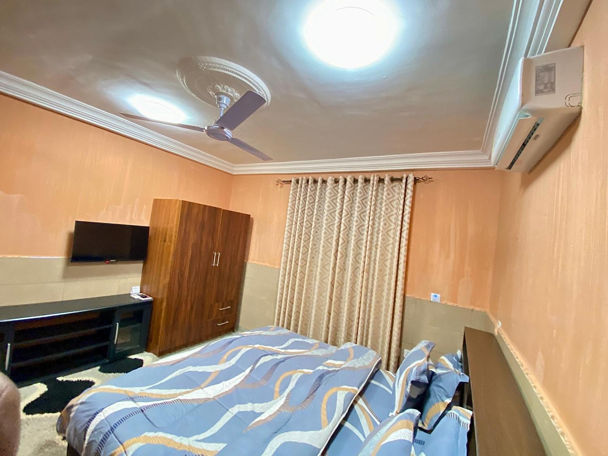Bays Boutique Apartment Аккра Экстерьер фото