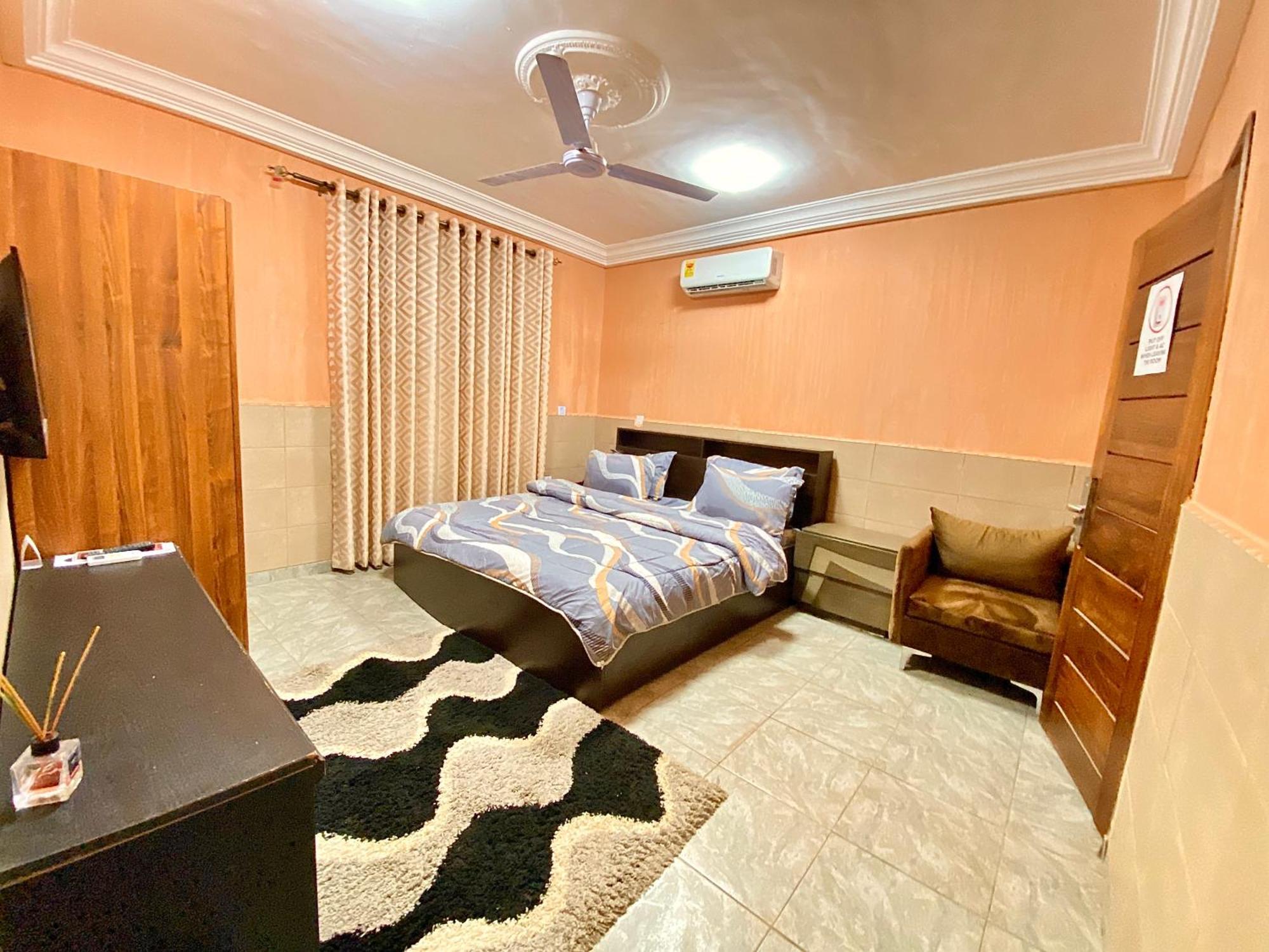 Bays Boutique Apartment Аккра Экстерьер фото