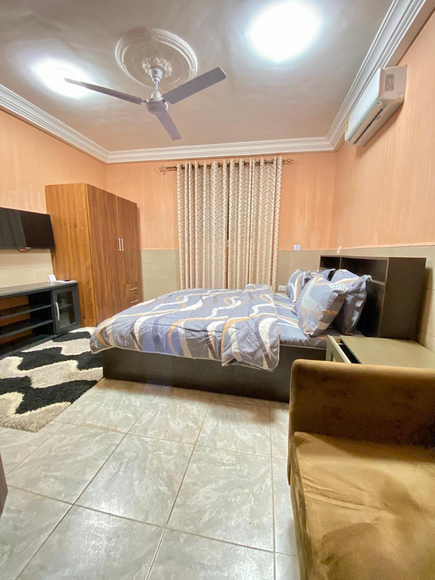 Bays Boutique Apartment Аккра Экстерьер фото