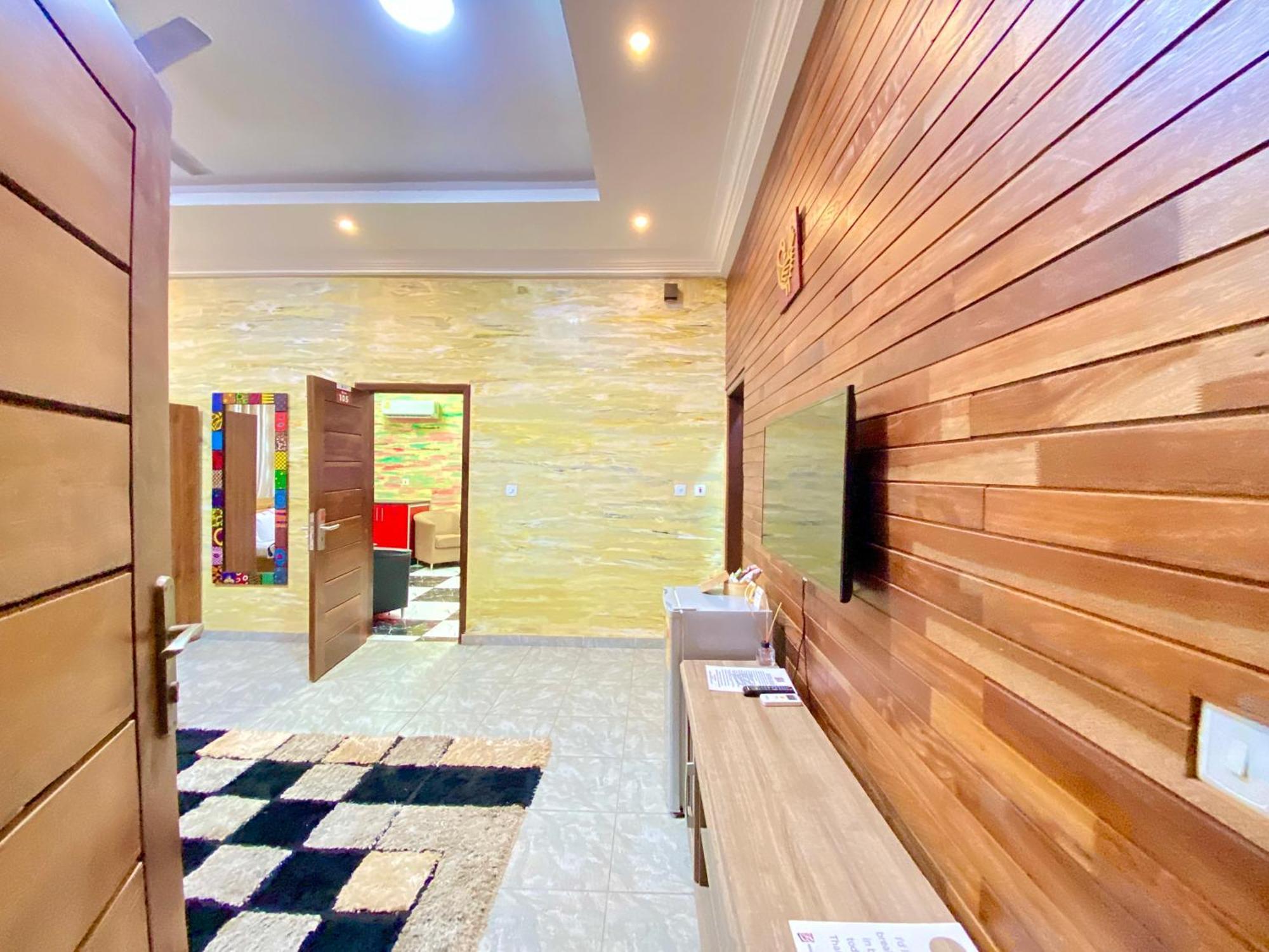 Bays Boutique Apartment Аккра Экстерьер фото