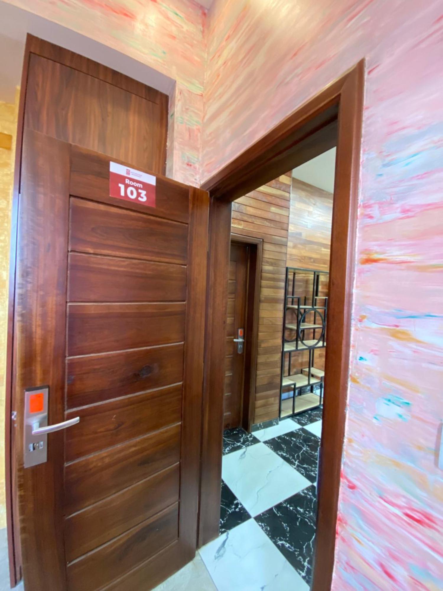 Bays Boutique Apartment Аккра Экстерьер фото