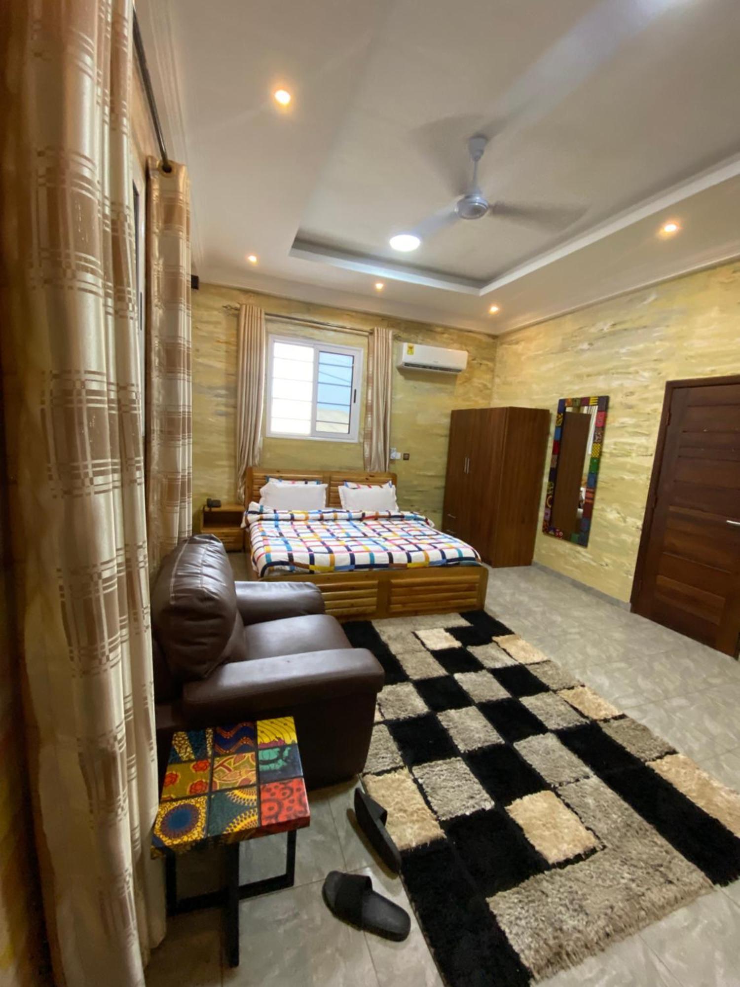 Bays Boutique Apartment Аккра Экстерьер фото