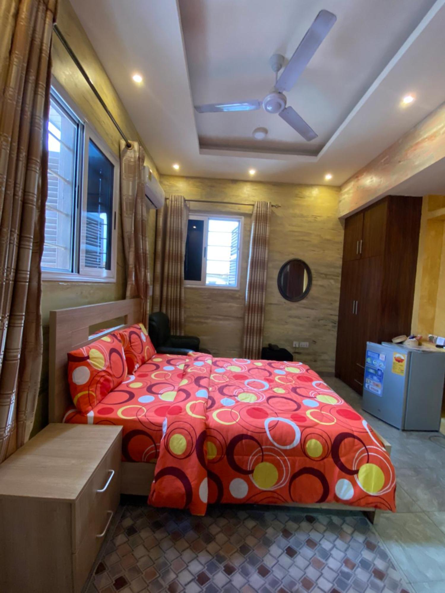Bays Boutique Apartment Аккра Экстерьер фото