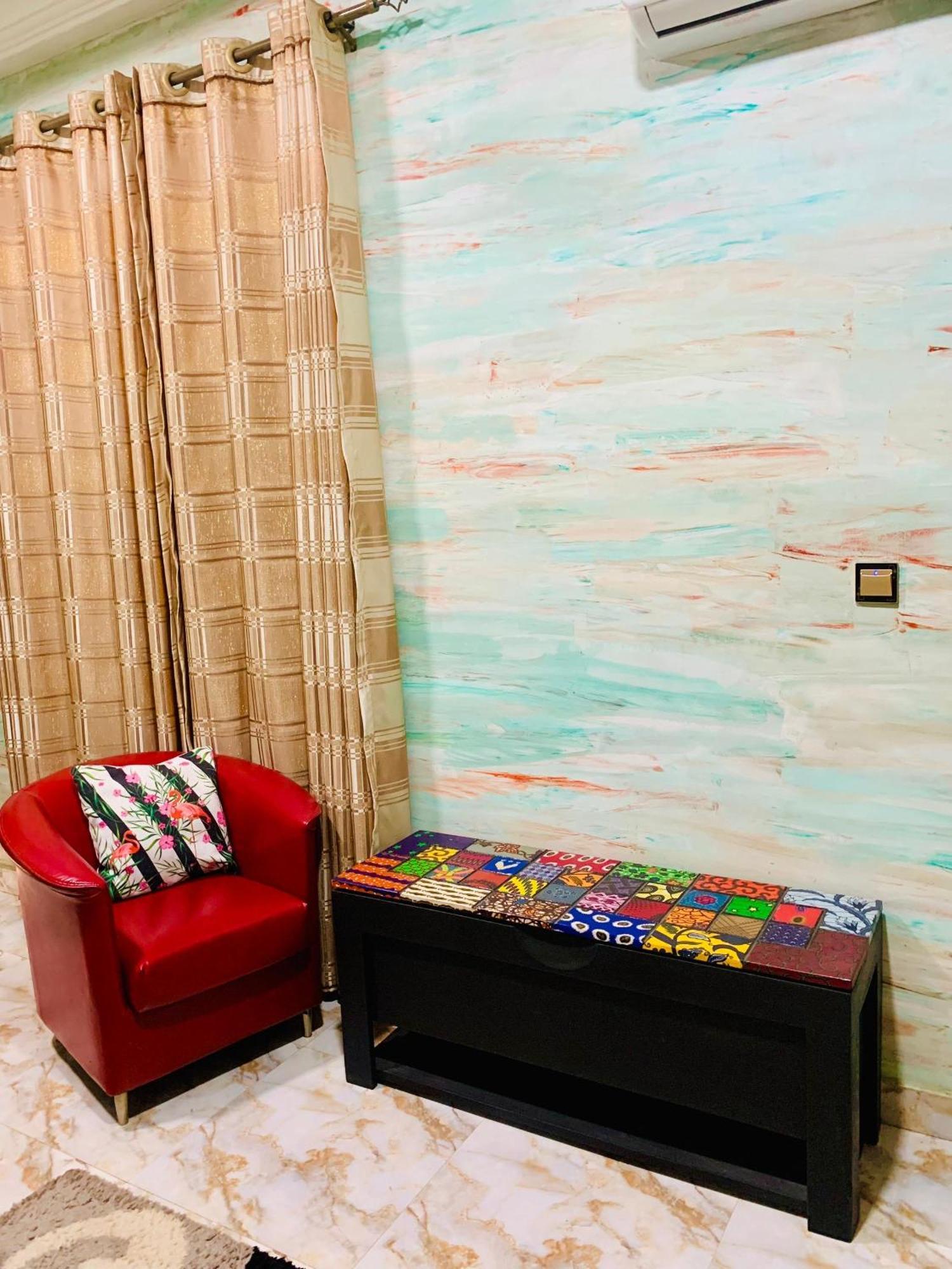 Bays Boutique Apartment Аккра Экстерьер фото