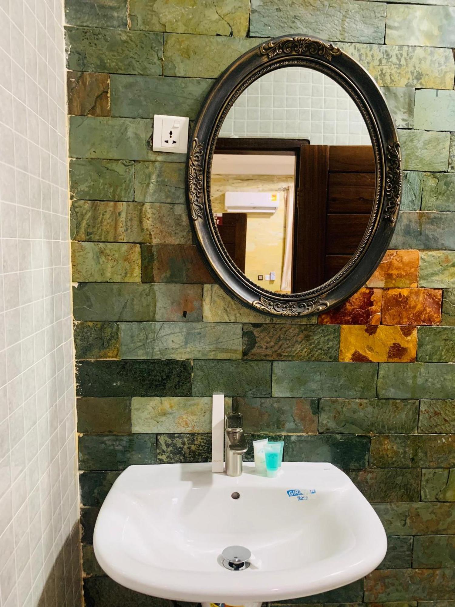 Bays Boutique Apartment Аккра Экстерьер фото