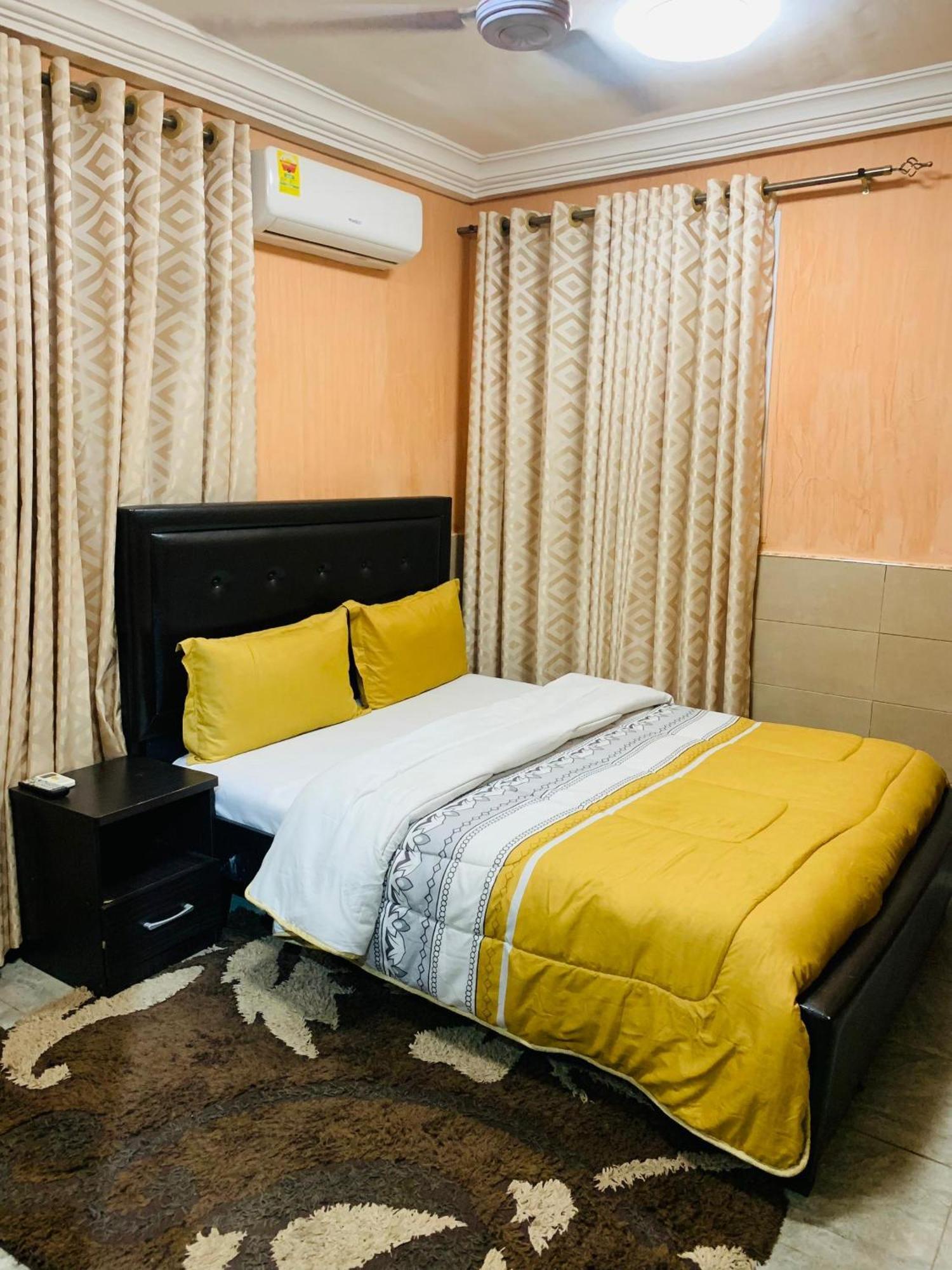 Bays Boutique Apartment Аккра Экстерьер фото
