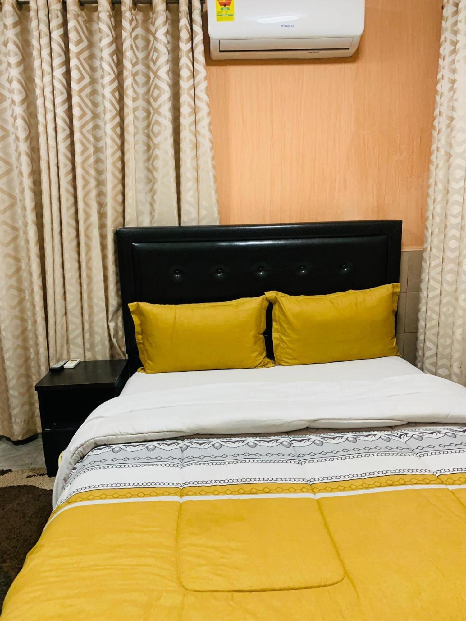 Bays Boutique Apartment Аккра Экстерьер фото